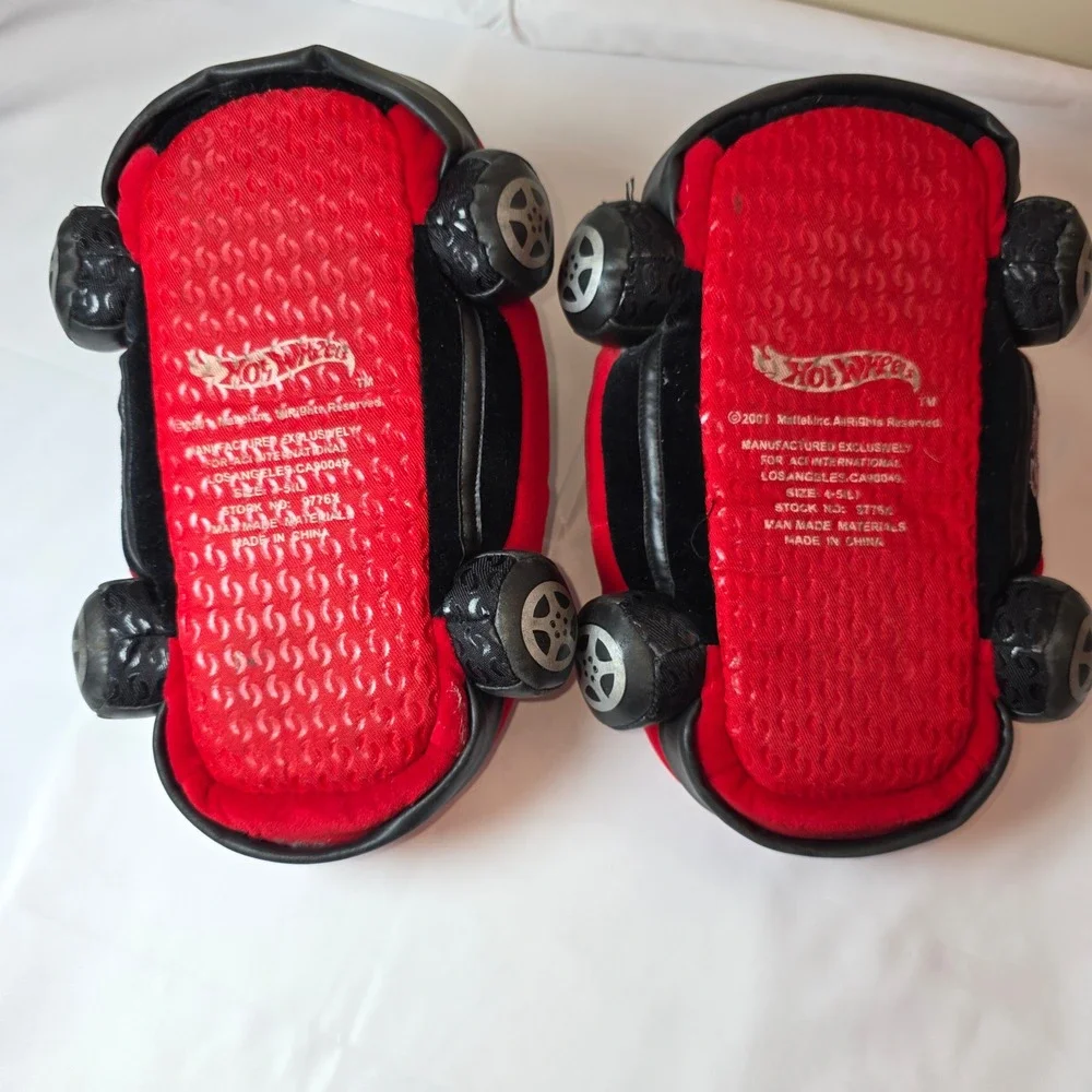 Vintage 2001 Hot Wheels Kids Plush Car Slippers Red Black 3D Race Car Size 4-5 L